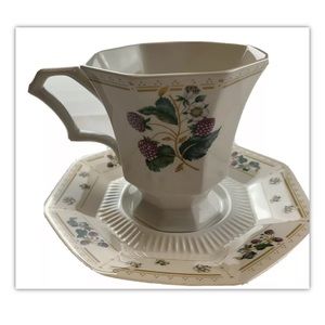 Nikko classic collection Orchard cup and saucer- Nearly NEW-set of 4